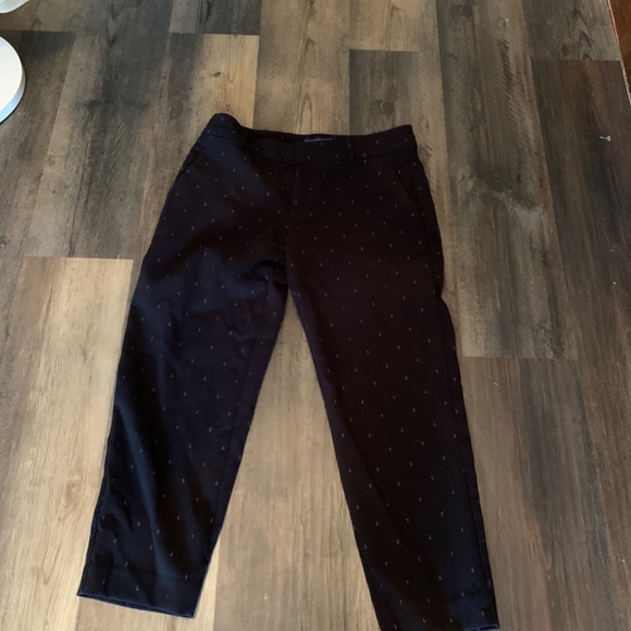 Old Navy Harper mid rise anchor pants. Worn once - Picture 2 of 6